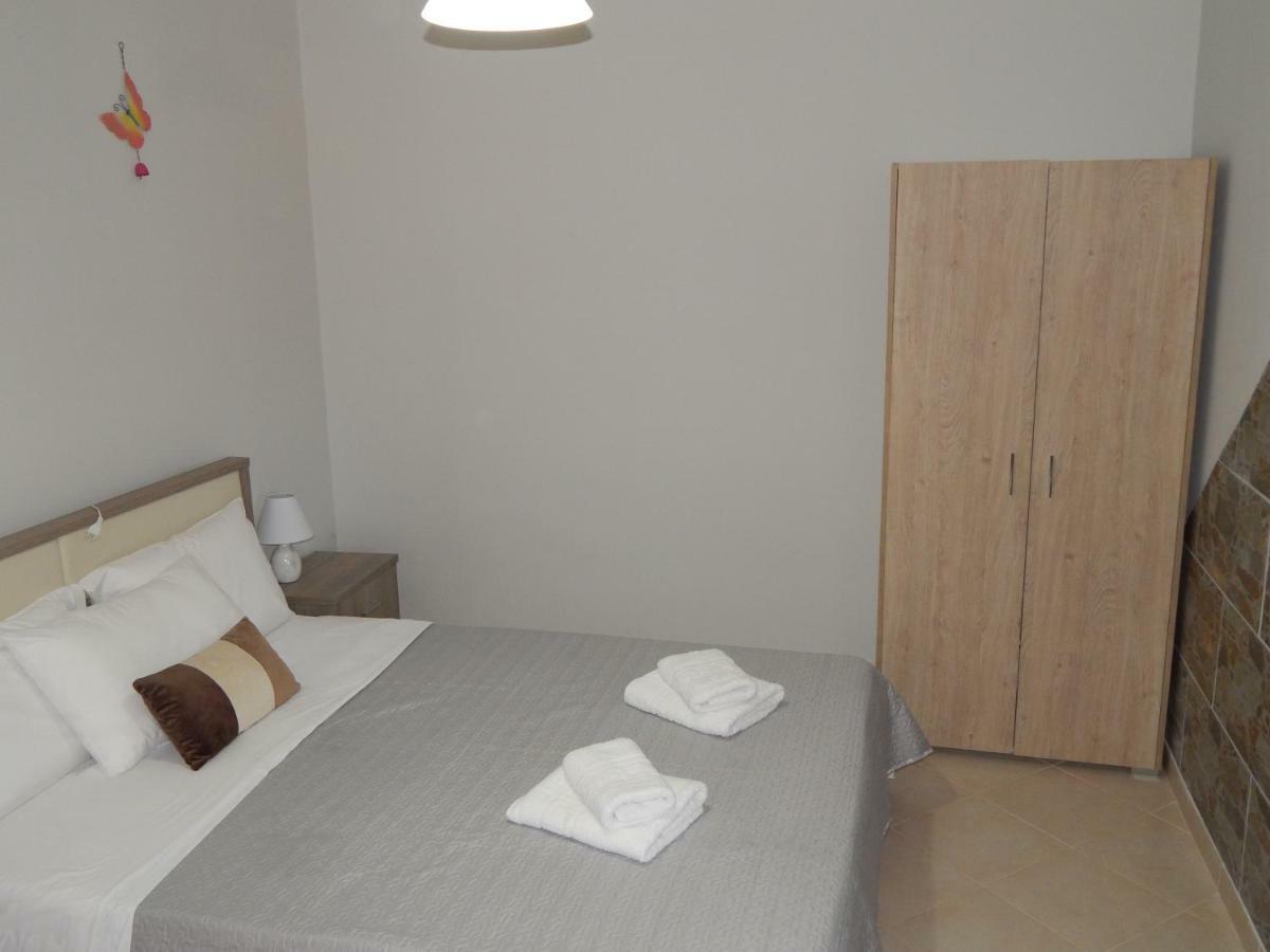 Peters Apartment コルフ島 エクステリア 写真