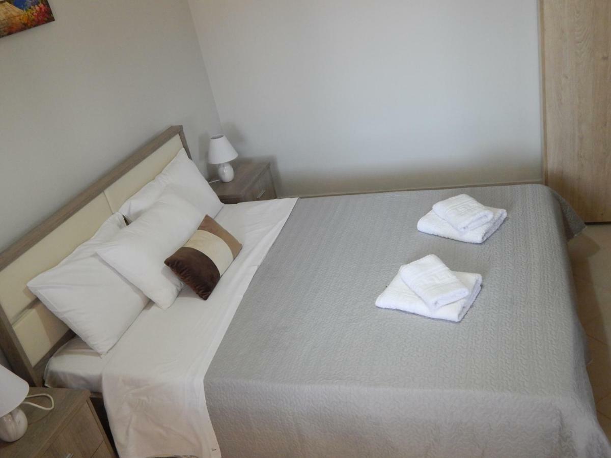 Peters Apartment コルフ島 エクステリア 写真